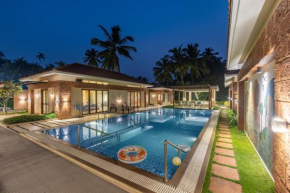 ELIVAAS 4 BHK With Pvt Poo & Gaming Room - Liora
